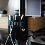 改良版デスク周りDIY-その2 Anker Magnetic Cable Holder 、LEDモニターライト